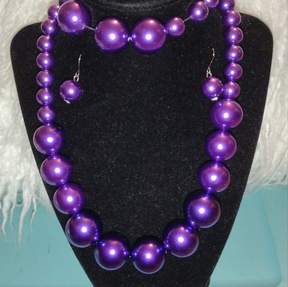 Fashion jewelry NWOT PURPLE necklace set - Picture 4 of 7